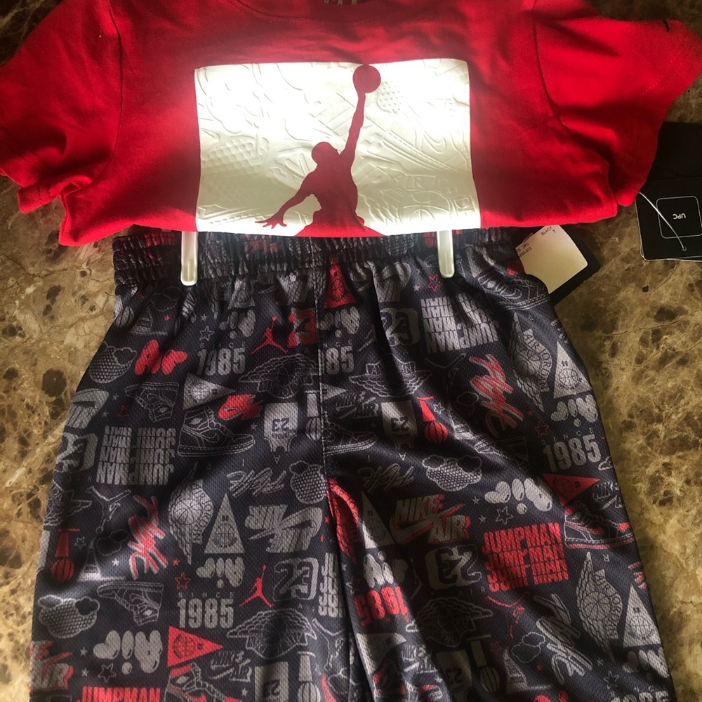 New 2 piece set toddler clothing. Sz7 Red/black
